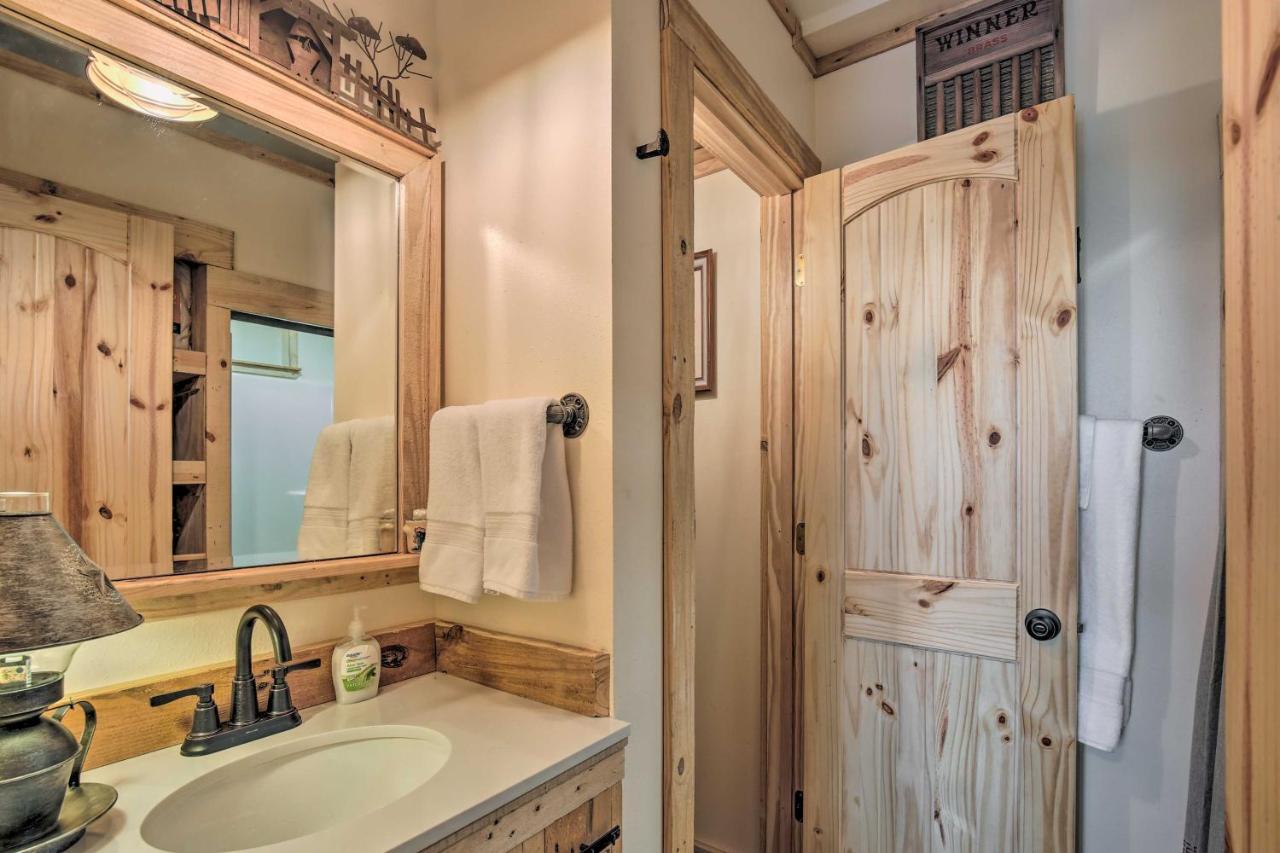 Kerrville Converted Barn Tiny Home With Kayaks! Exteriör bild